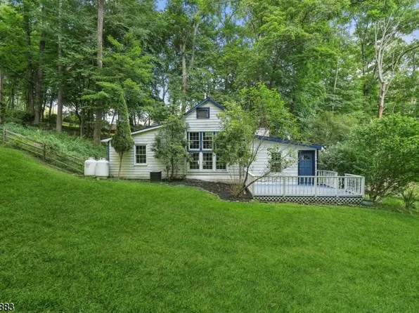32 Frog Hollow Rd, Tewksbury Twp., NJ 07830