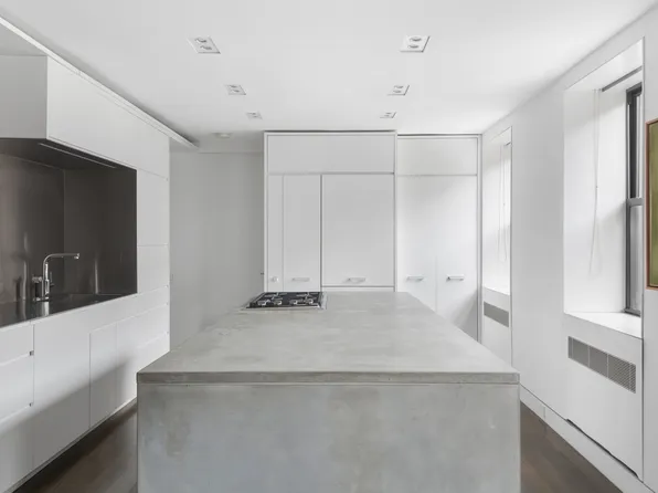 250 West 15th Street image 5 of 12