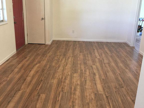 3rd image of 327 Spratley Ave