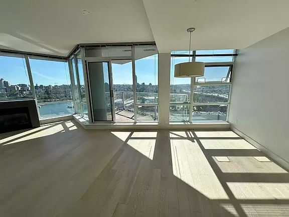 2nd image of 638 Beach Cres