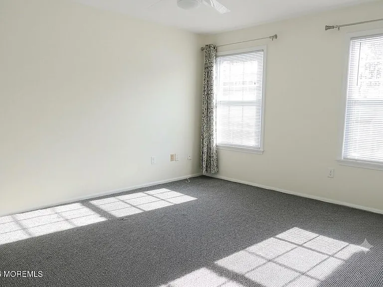349 Yorkshire Pl — Photo 10