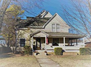 316 W 9th Ave, Winfield, KS 67156
