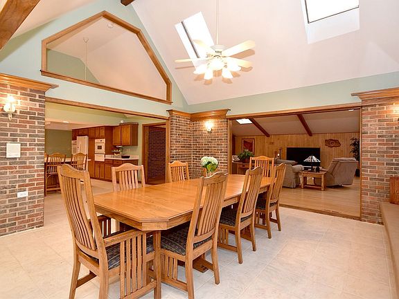 5th image of 6240 Squire Ln