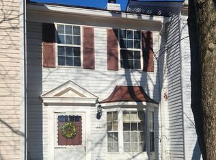 11 Dulany Ct, Sterling, VA 20165