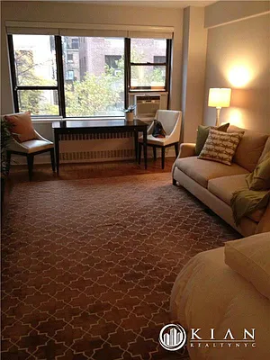 Rented by Kian Realty | media 14