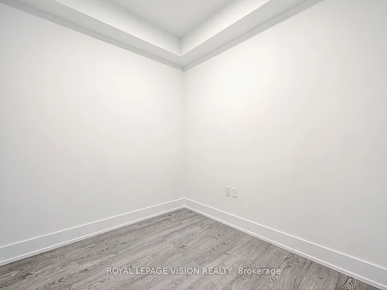 858 Dupont St #723 — Photo 24
