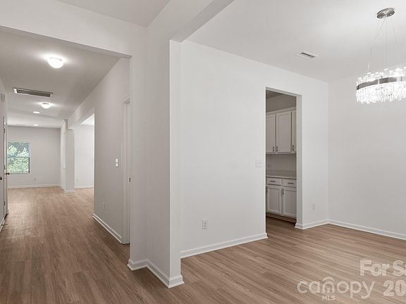 4th image of 8939 Rockrose Way