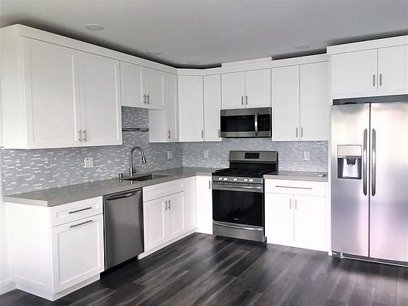 2nd image of 2030 Diamond St APT C