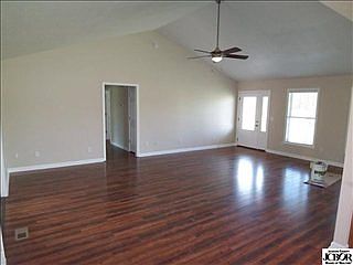 4th image of 123 Bayberry Dr