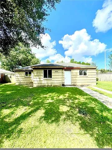 3 bed, 2.0 bath, 1400 sqft, $1,600 — Photo 1