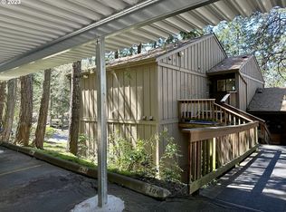 101 Treehill Loop, Eugene, OR 97405