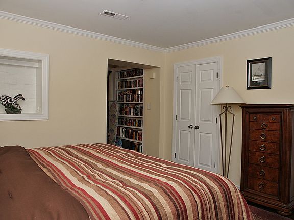 3rd image of 117 Academy St