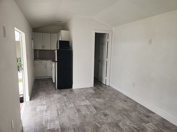 3rd image of 286 W 47th St