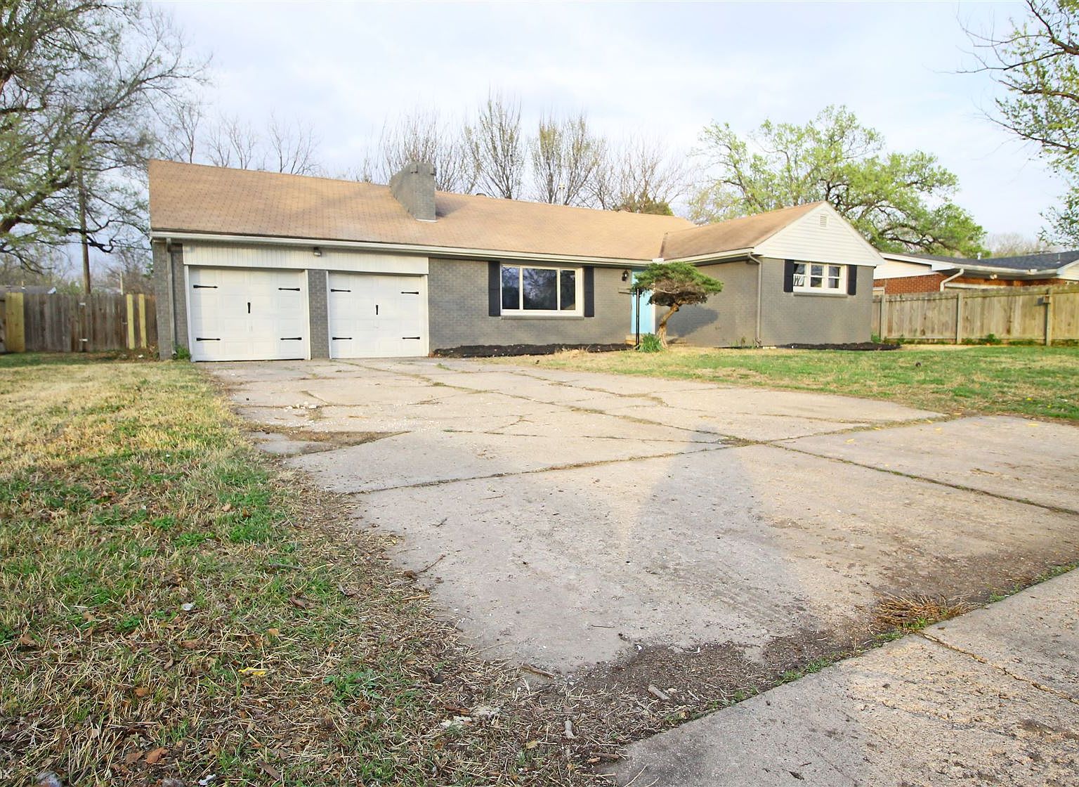 810 N Redbarn Ln Wichita Ks 67212 Zillow