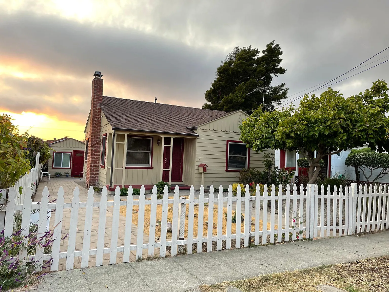 117 Carmel Ave photo 1