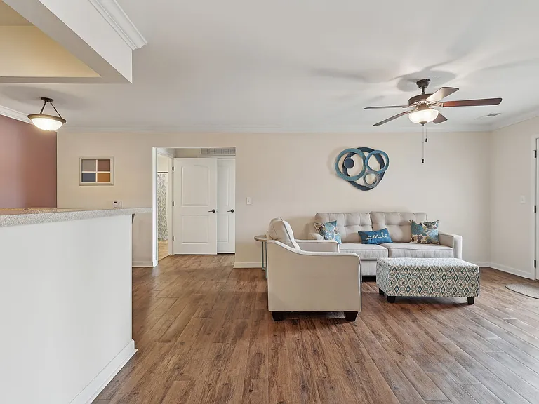 Nicholas Place Apartments — Photo 45