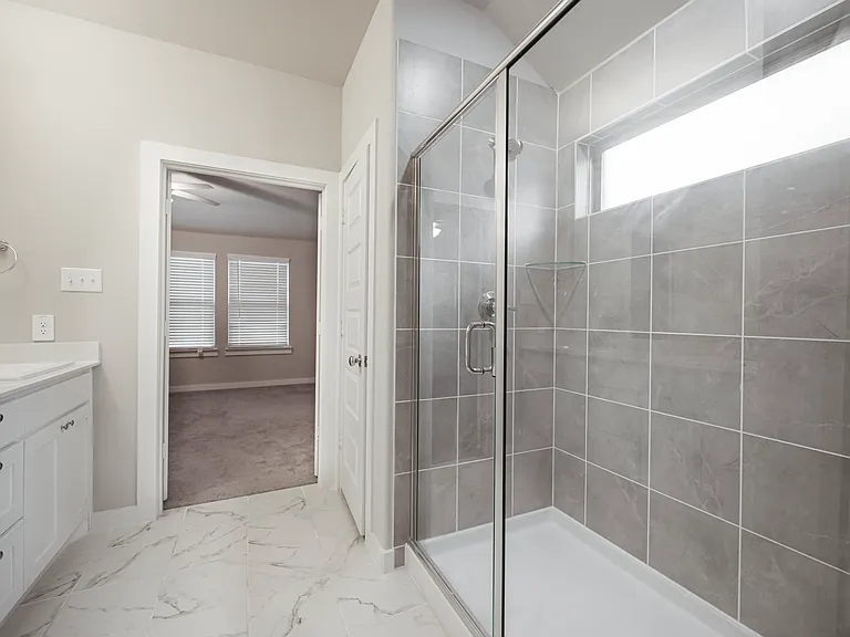 318 Waters Ridge Dr — Photo 16