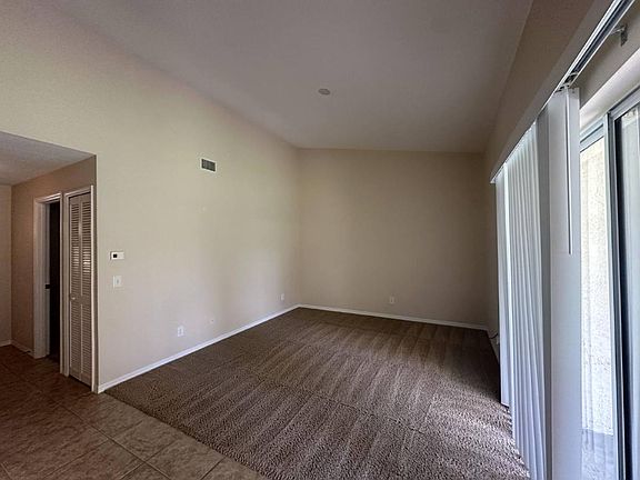 4th image of 2058 Foxwood Dr