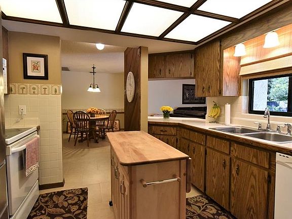 4th image of 4424 S Laurel Pointe Dr