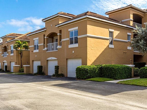 2nd image of 5035 Fairways Cir #208