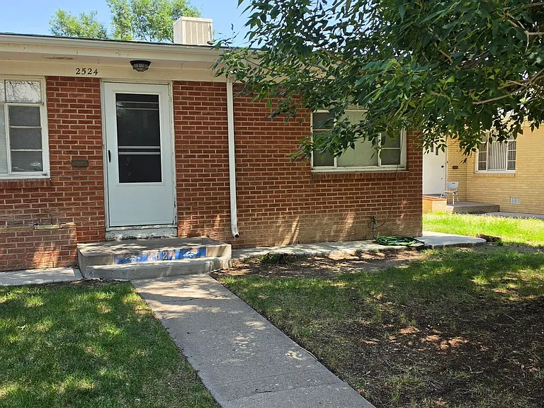 2524 N Elizabeth St — Photo 1