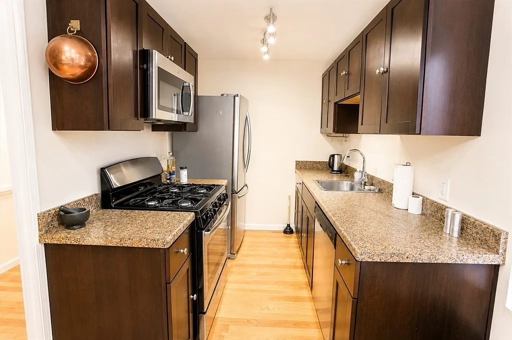 2 bed, 1542 sqft, $4,500 — Photo 4