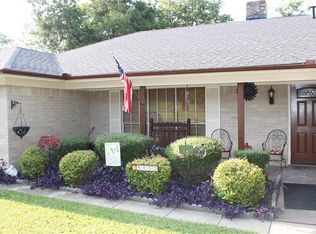 5800 Diamond Oaks Dr S, Haltom City, TX 76117