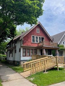 3748 N 17th STREET, Milwaukee, WI, 53206