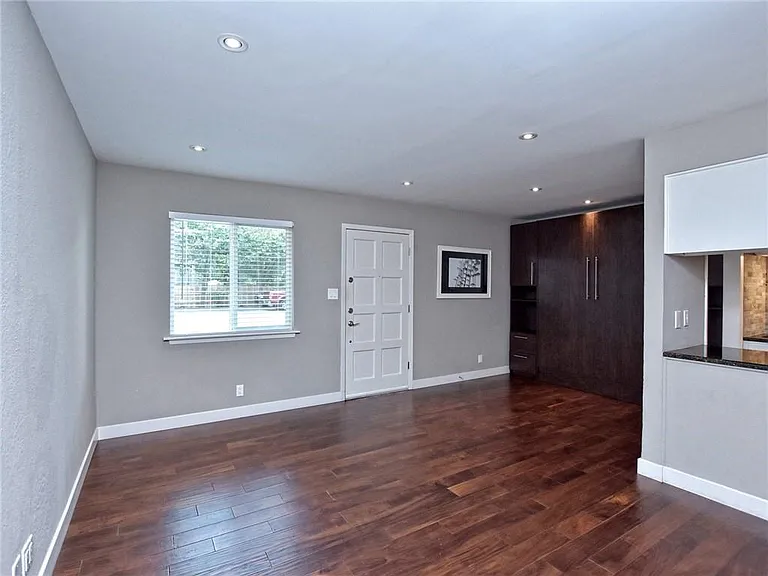 4209 Burnet Rd #101 — Photo 1
