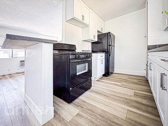 3rd image of 631 N Cerritos Ave #N212
