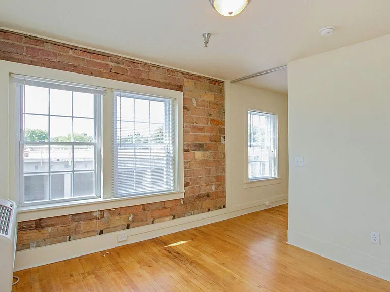 Suites on Lincoln Way — Photo 13