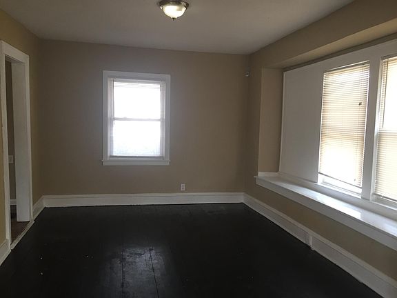 3rd image of 1816 E 55th St