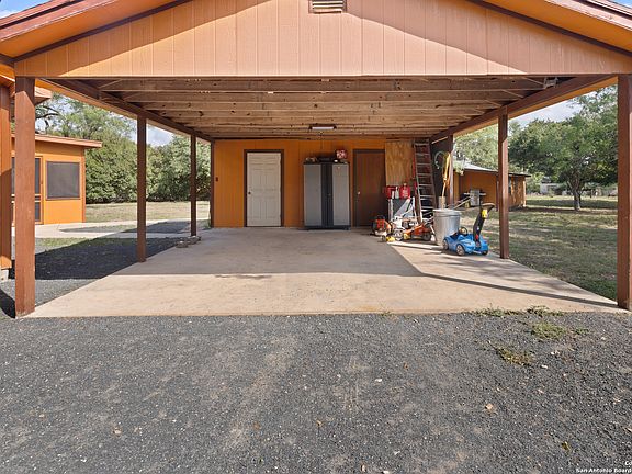5th image of 515 COUNTY ROAD 4644
