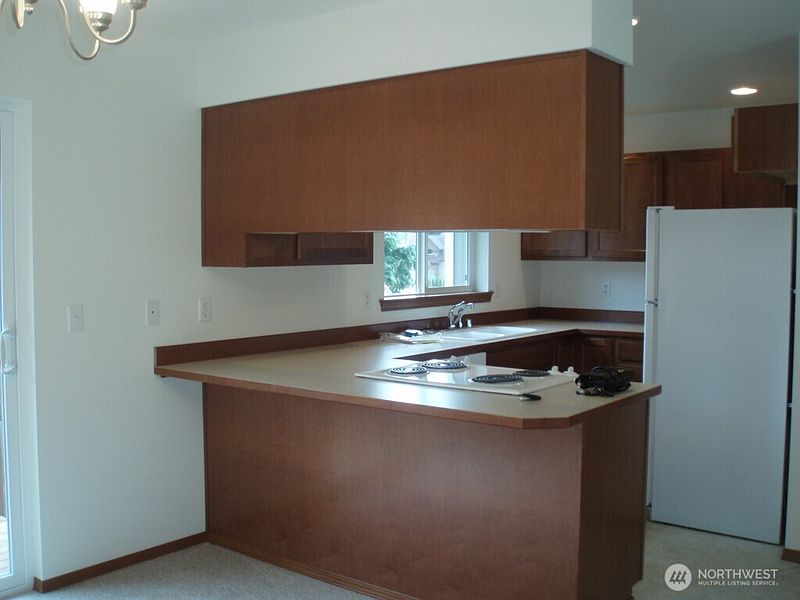 4th image of 7223 Vandermark Road E