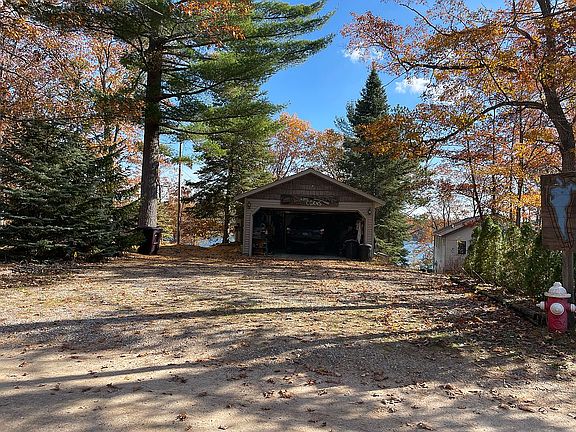 3rd image of 6395 Honey Ln