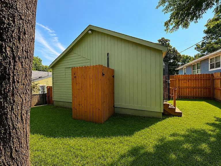 1307 Sample St — Photo 9