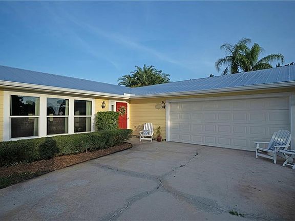 5th image of 1241 NW Palm Lake Dr