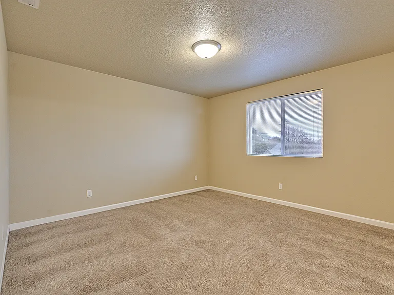 1056 N Davis St — Photo 10