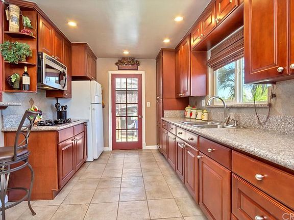 4th image of 8279 Pierce Dr