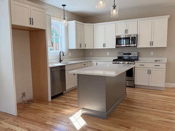 3rd image of 69 Summerwind Place #27