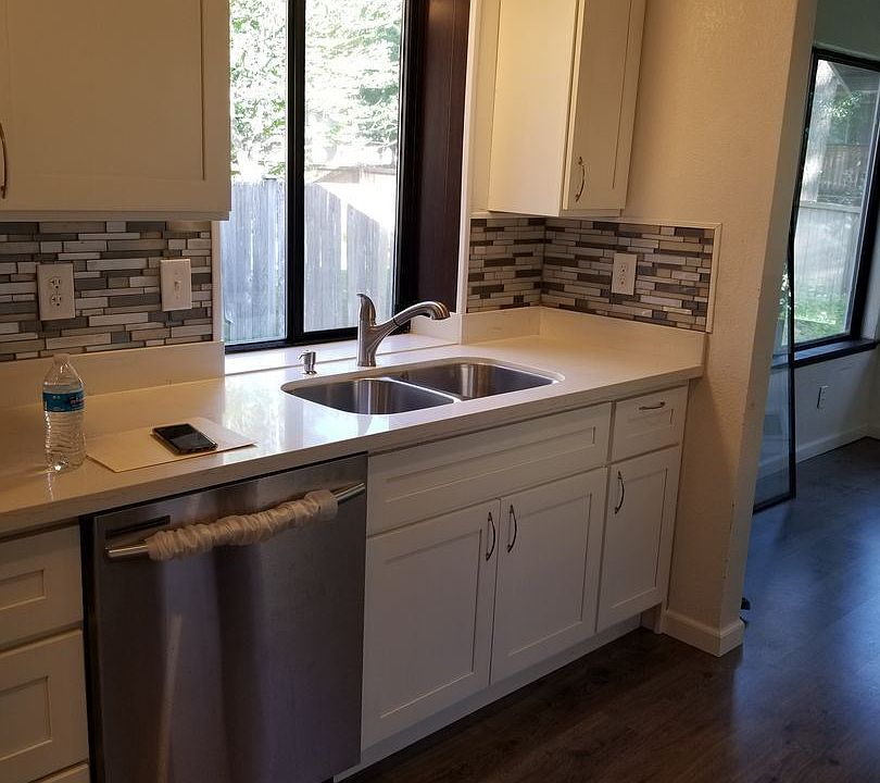1st image of 912 192nd St E