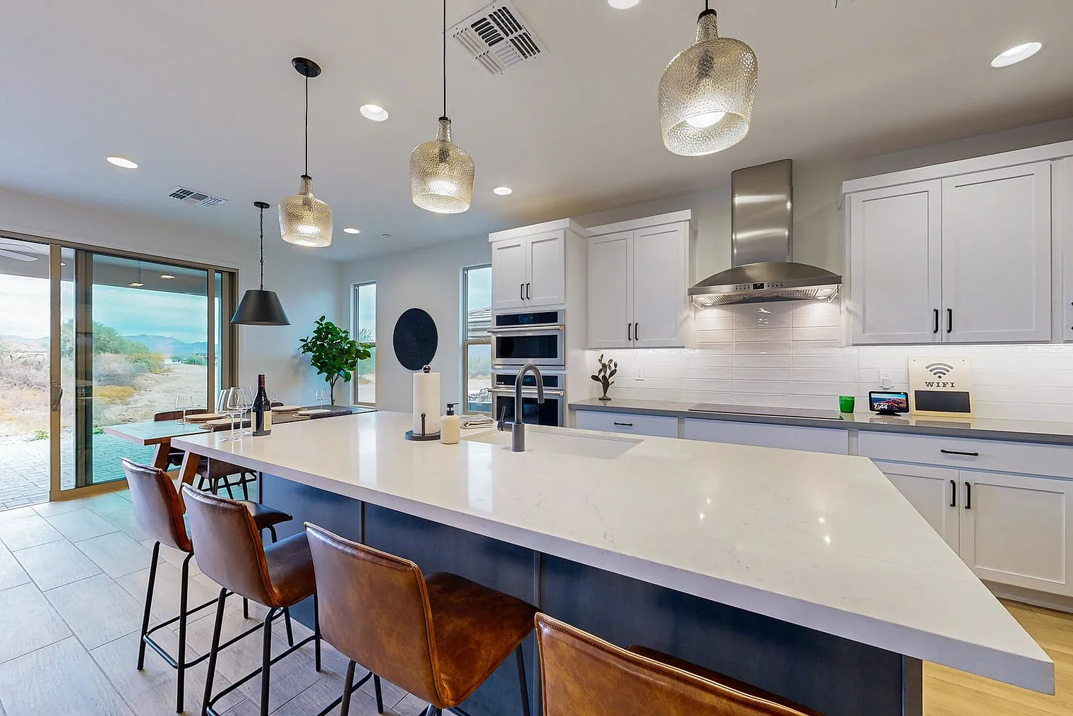 3 bed, 2.0 bath, 1668 sqft, $3,741 — Photo 3