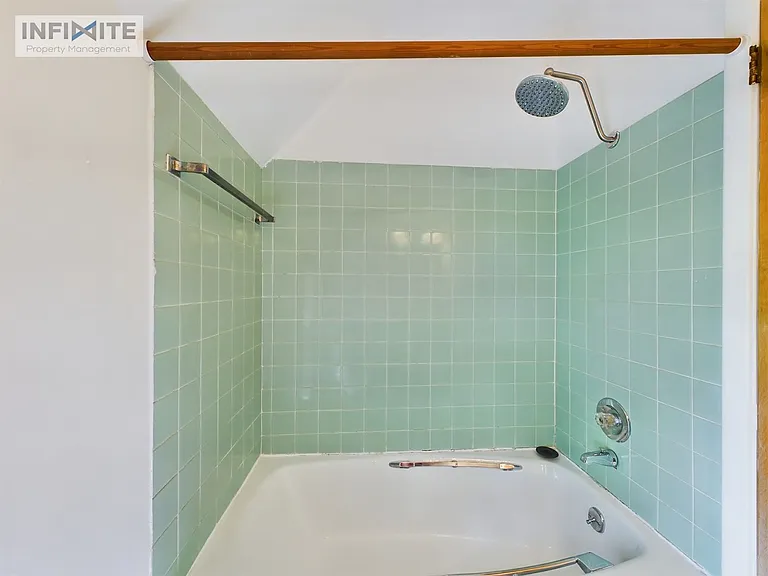 1439 W Babcock St #2 — Photo 20