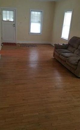 5th image of 3508 Wyandotte Ave