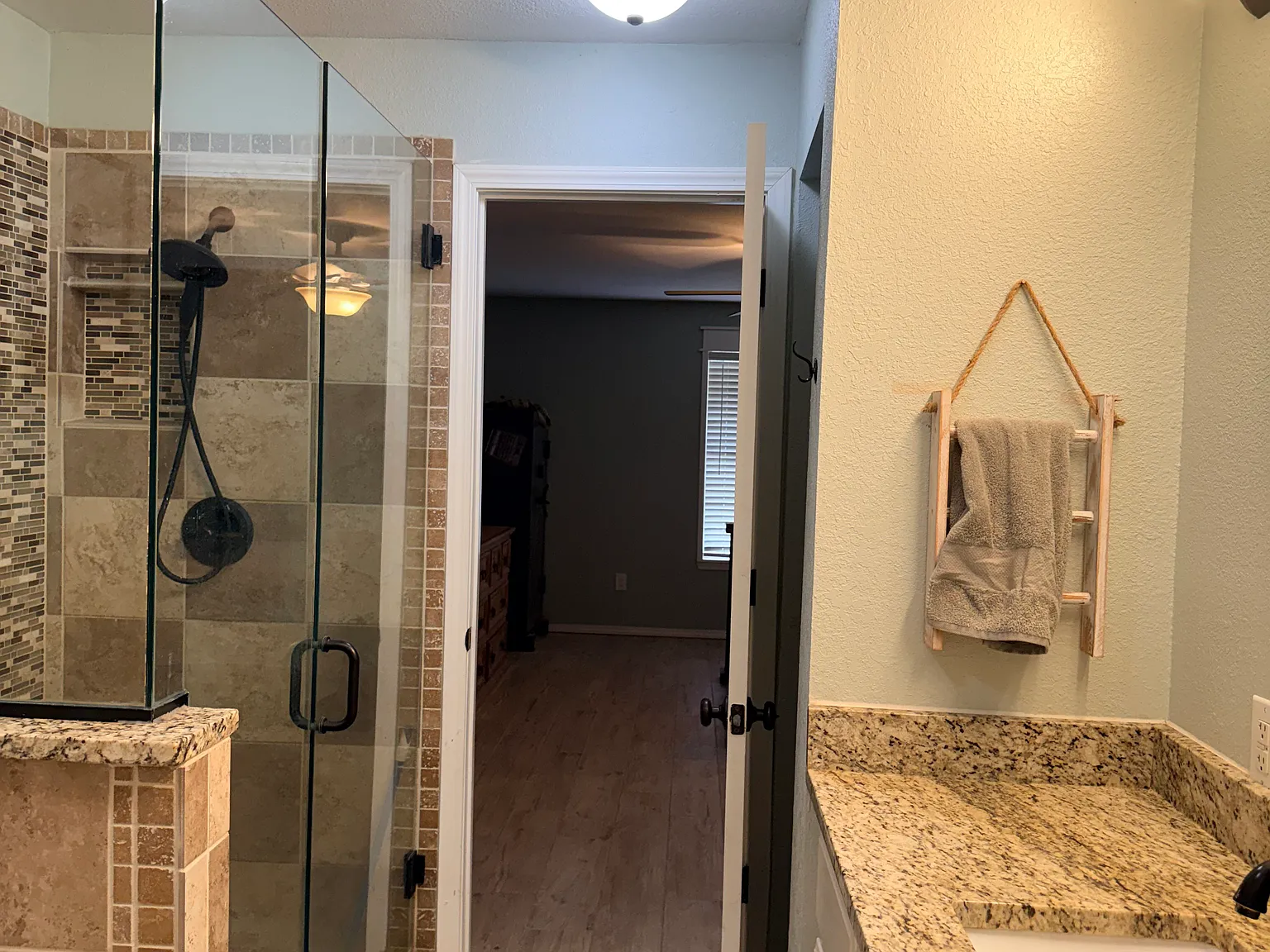 5 bed, 2985 sqft, $4,200 — Photo 3