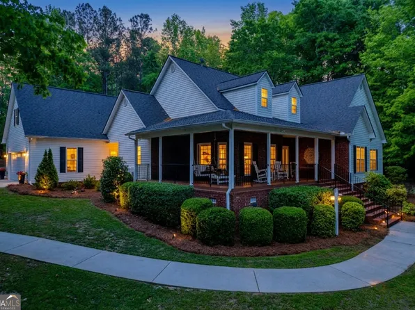 197 Stone Edge Dr, Gray, GA 31032