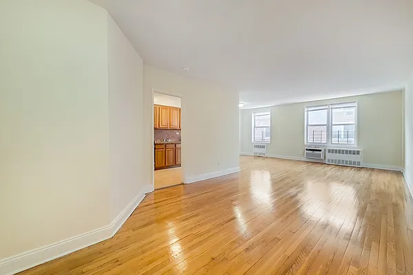 Rented by Revona Properties | media 9