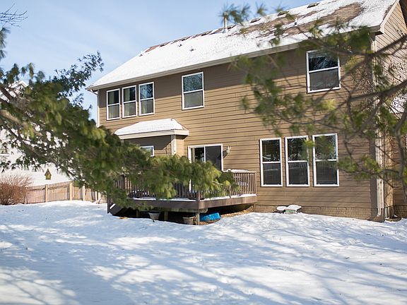 3rd image of 1030 Deer Haven St