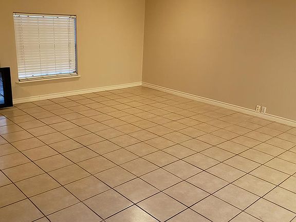 5th image of 2091 Point Loma Dr