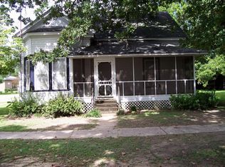 163 Lee St N, Wagener, SC 29164